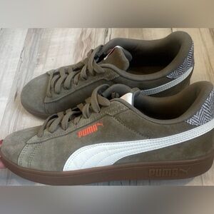 Puma Men's Suede Sneakers in Olive Green with White Formstrip